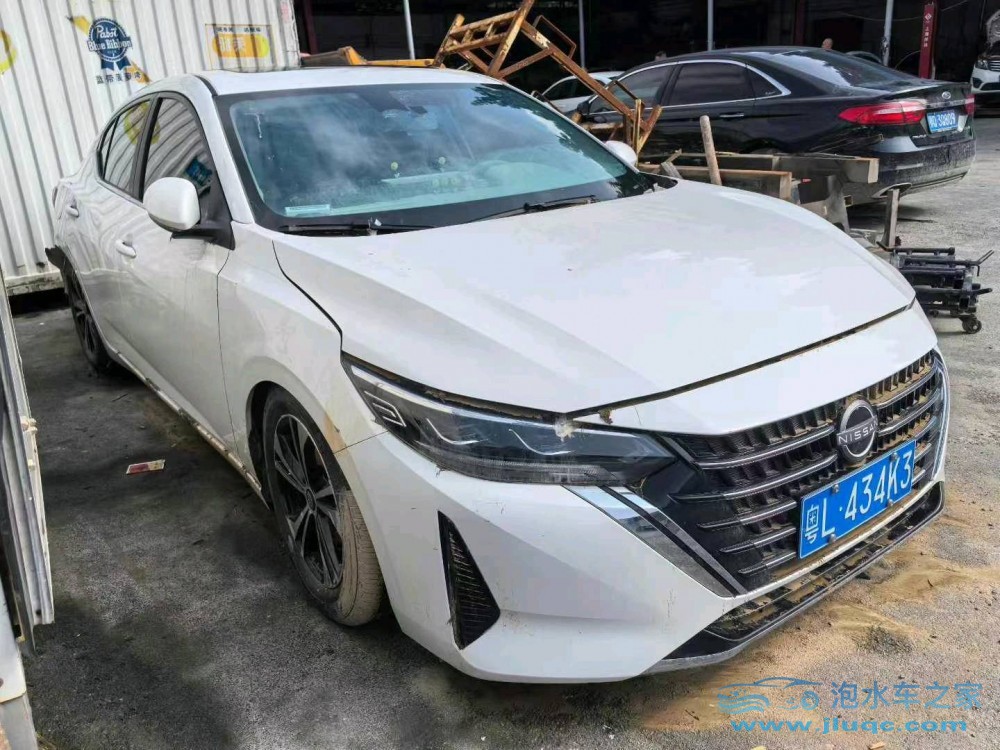 24年日產(chǎn)軒逸泡水車
