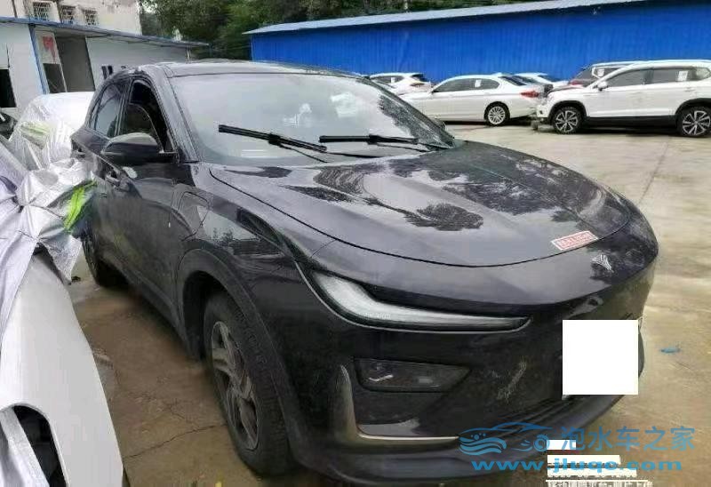 24年哪吒汽車哪吒X泡水車