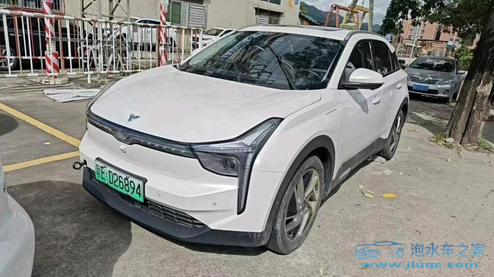 22年哪吒汽車哪吒U