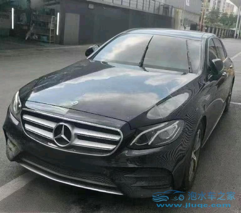 18年奔馳E泡水車