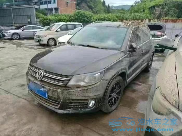 16年大眾途觀泡水車