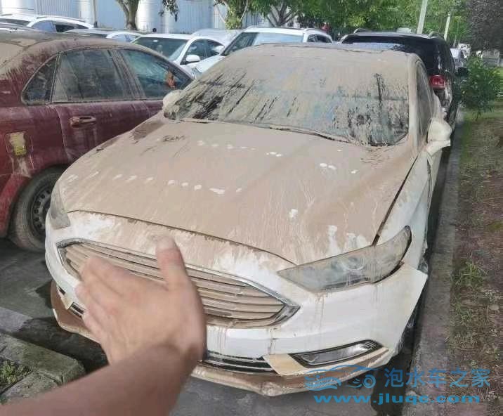 17年福特蒙迪歐泡水車