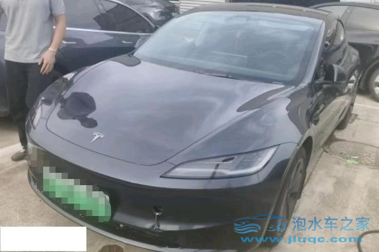 25年特斯拉MODEL 3泡水車