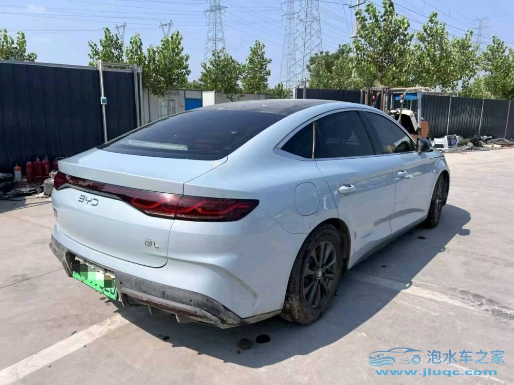 24年比亞迪秦
