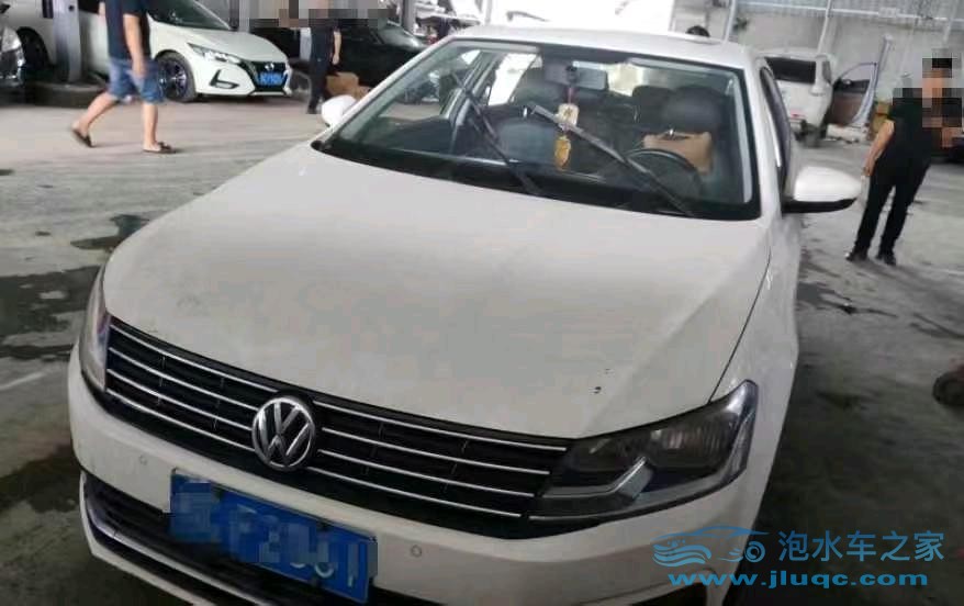 17年大眾朗逸泡水車
