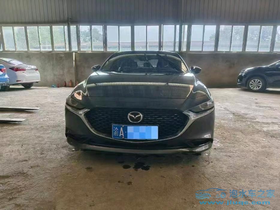 19年馬自達昂克賽拉泡水車