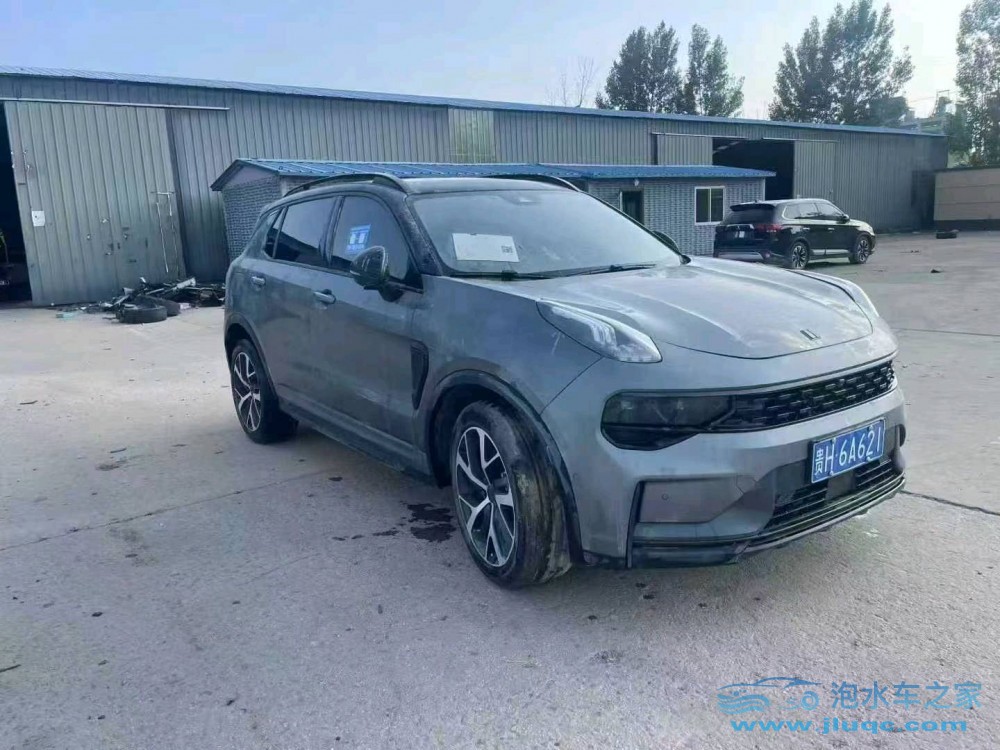 21年領(lǐng)克01泡水車