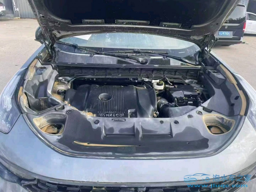 21年領(lǐng)克01