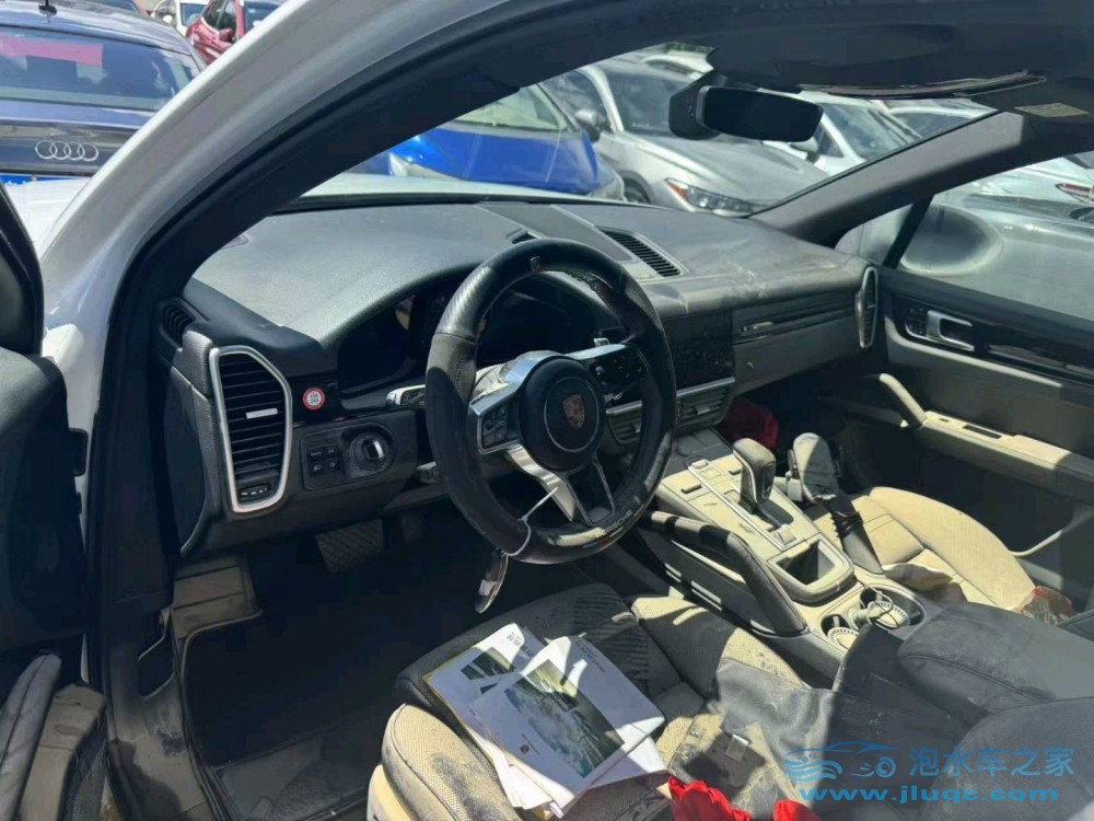 19年保時(shí)捷卡宴