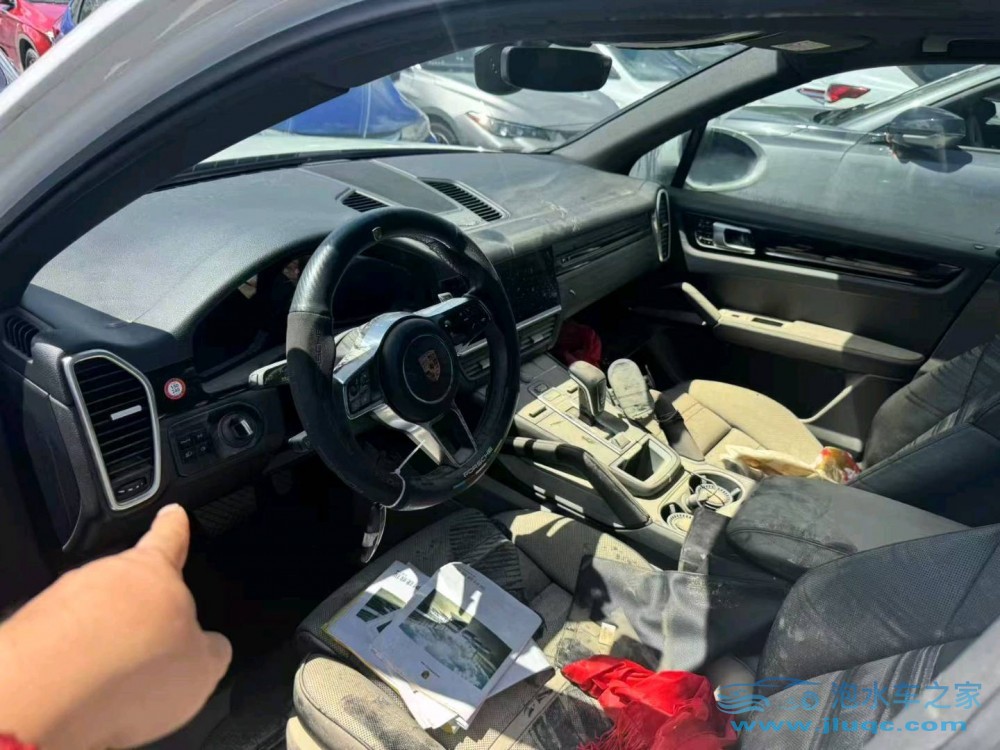 19年保時(shí)捷卡宴