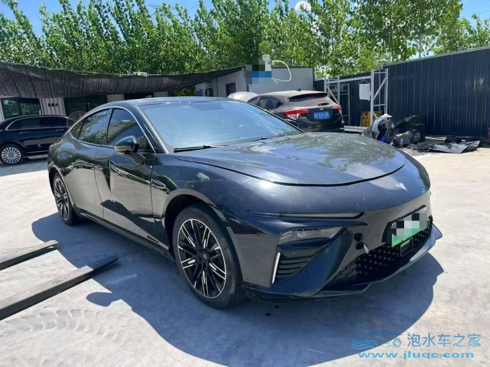 24年哪吒汽車哪吒S泡水車