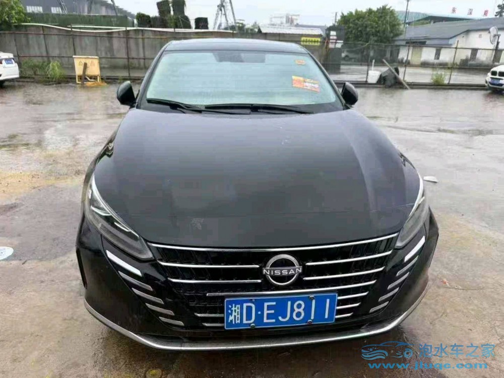 25年日產(chǎn)天籟泡水車