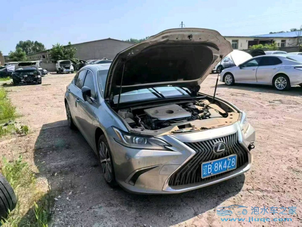 21年雷克薩斯ES泡水車