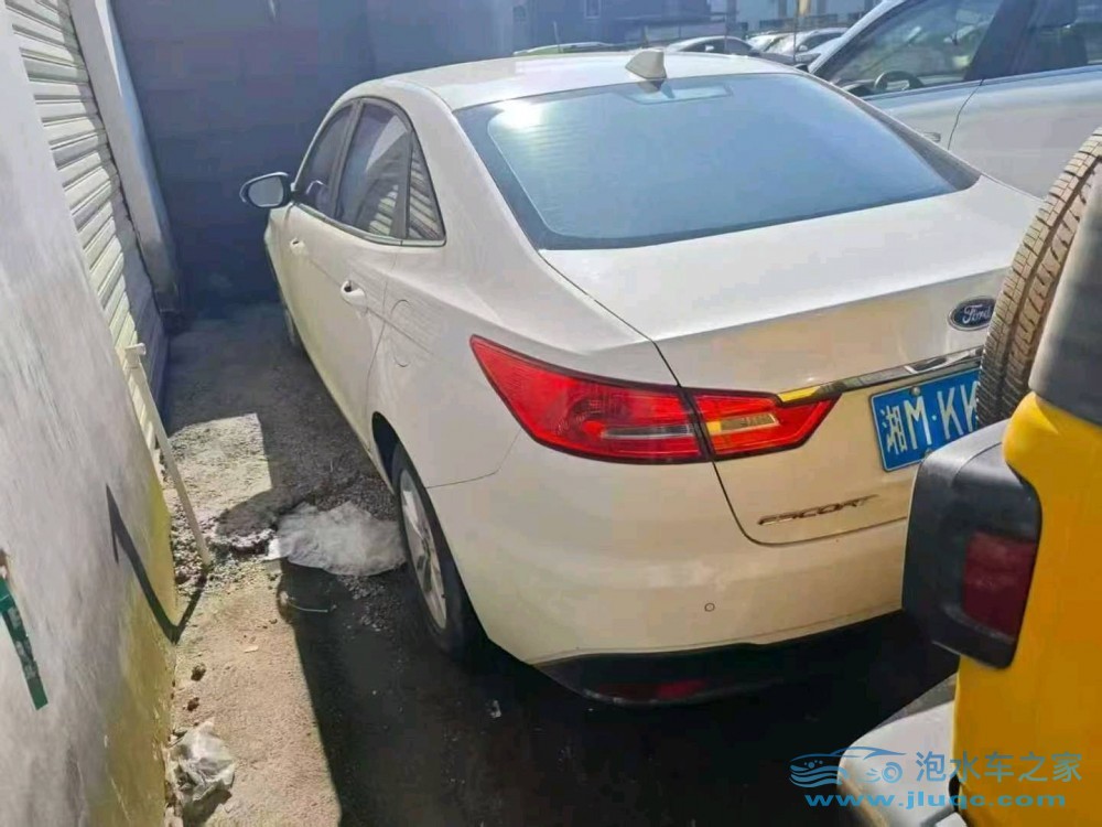 21年福特福睿斯