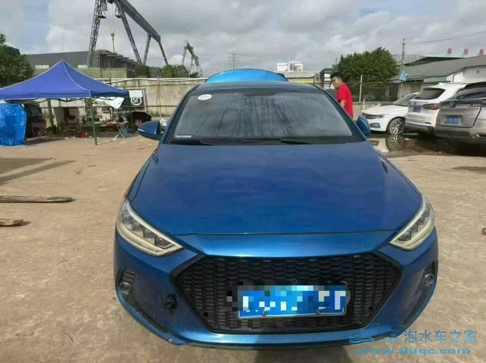 18年現(xiàn)代領動泡水車