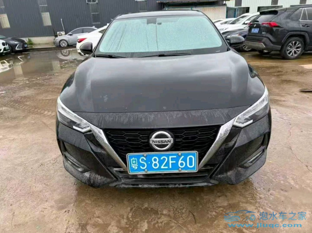 21年日產(chǎn)奇駿泡水車