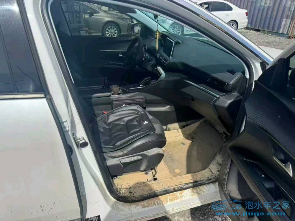 18年標(biāo)致5008