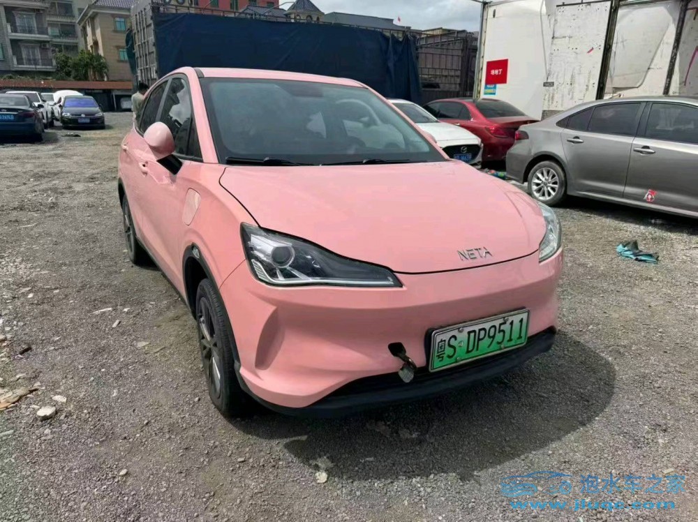 22年哪吒汽車V泡水車