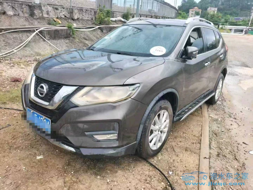 18年日產(chǎn)奇駿