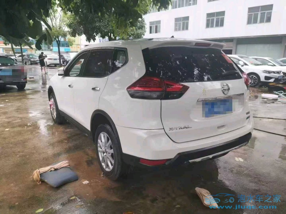 18年日產(chǎn)奇駿