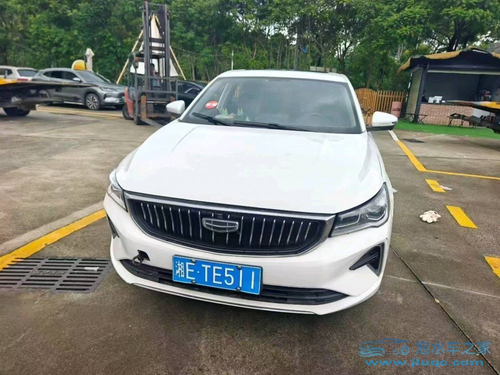 22年吉利帝豪泡水車