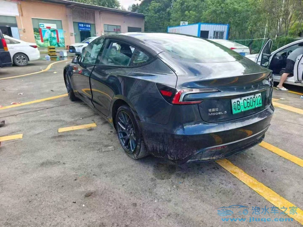 24年特斯拉MODEL 3