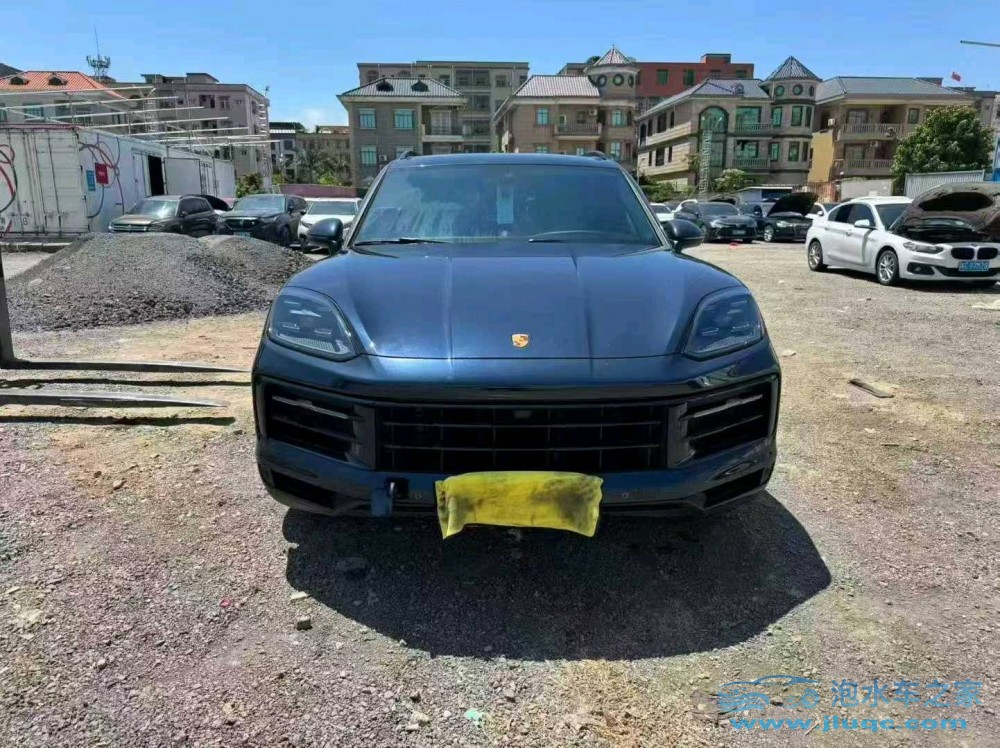 24年保時(shí)捷卡宴泡水車