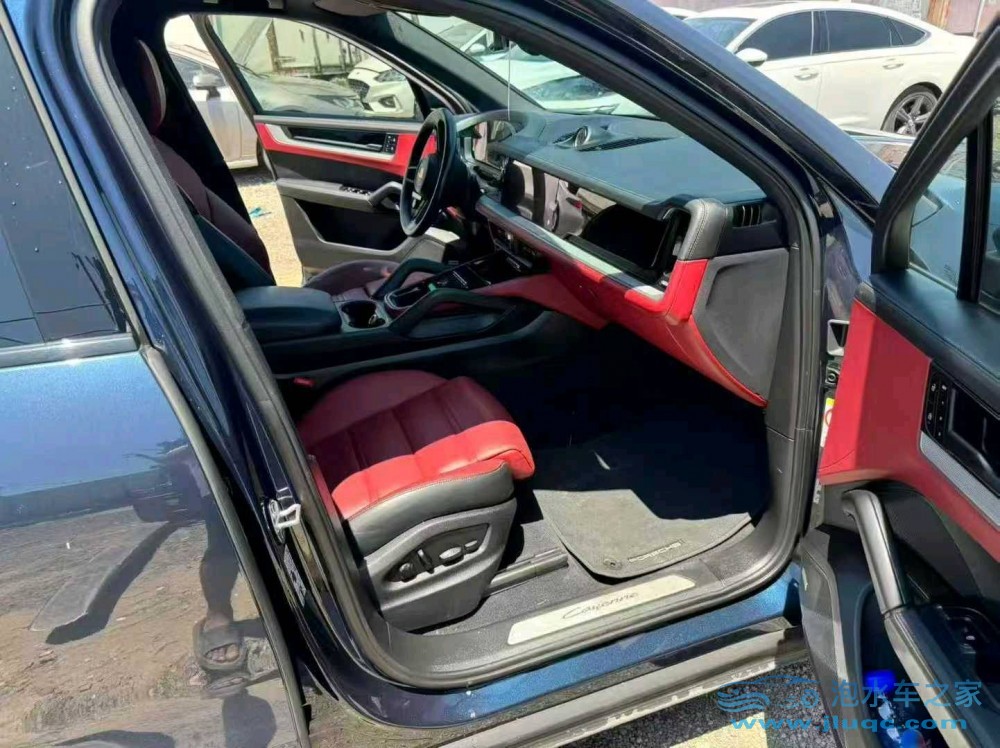 24年保時(shí)捷卡宴