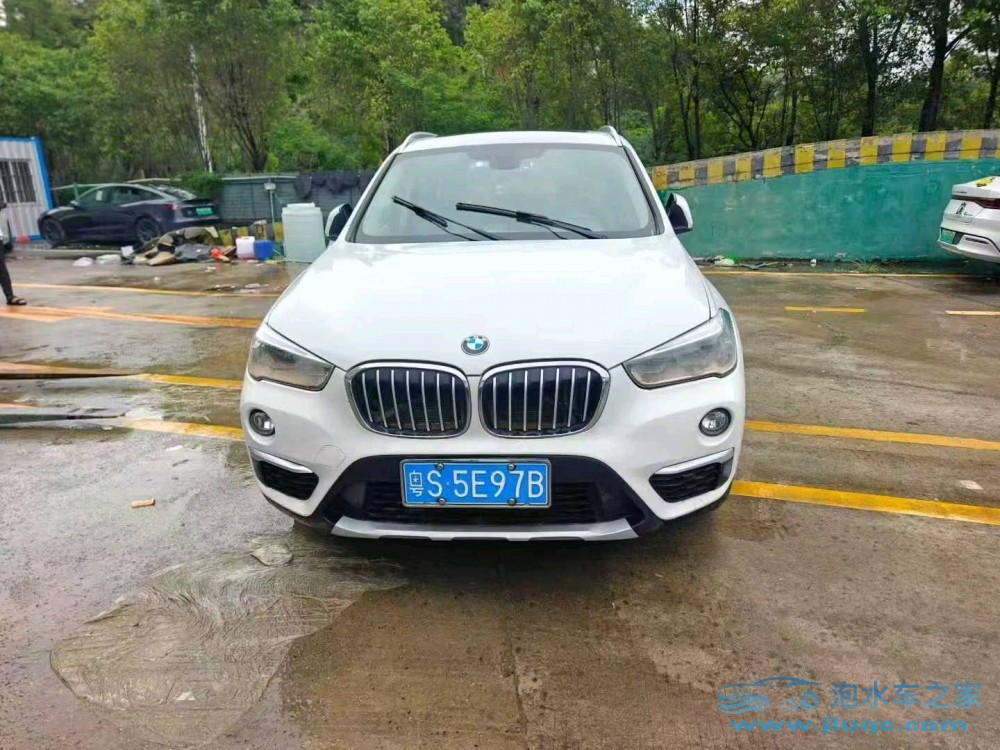 19年寶馬X1泡水車