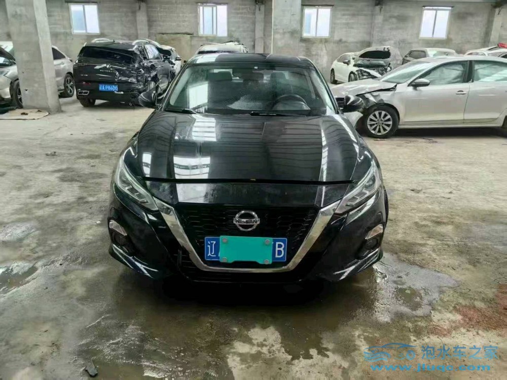 21年日產(chǎn)天籟泡水車(chē)