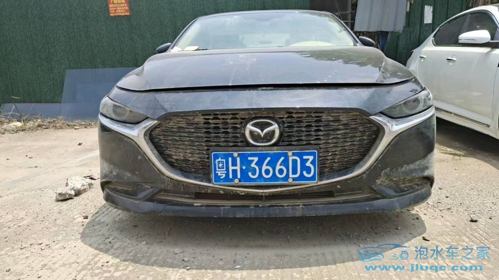 21年馬自達昂克賽拉泡水車