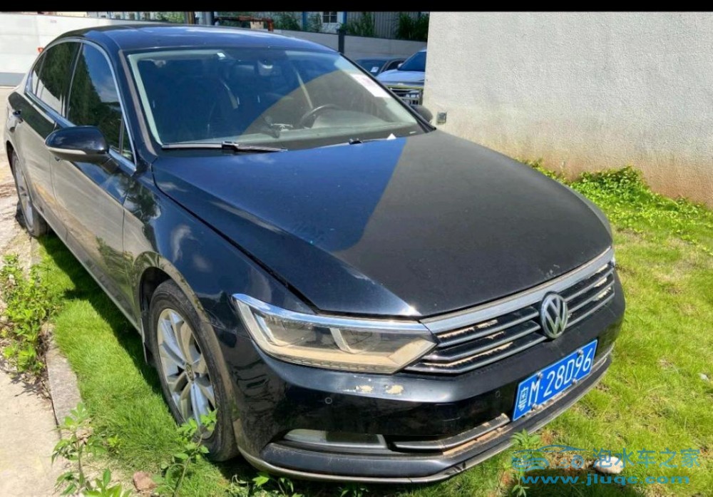 18年大眾邁騰泡水車