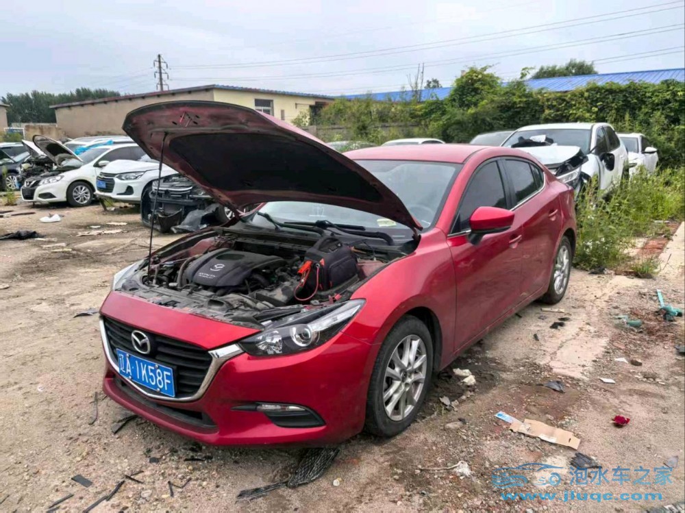 17年馬自達(dá)昂克賽拉泡水車