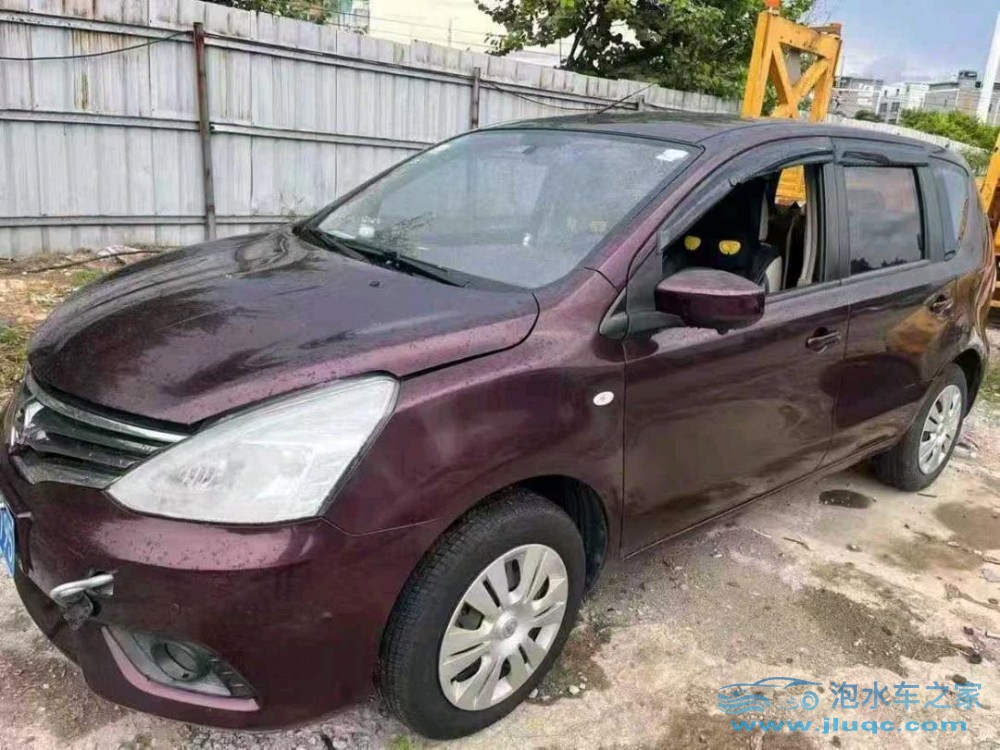 14年日產(chǎn)驪威泡水車