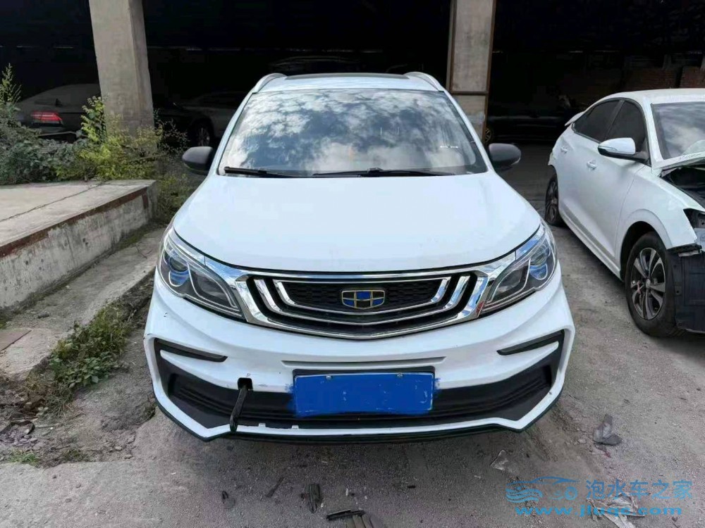 20年吉利遠(yuǎn)景X3泡水車