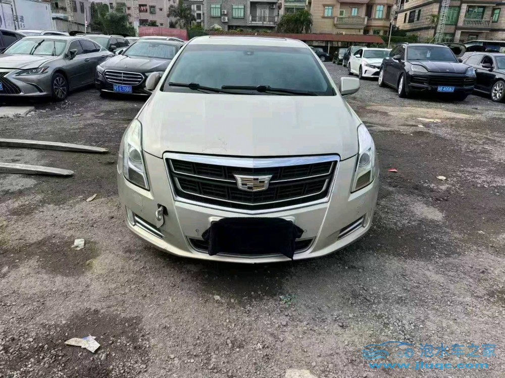 17年凱迪拉克XTS泡水車