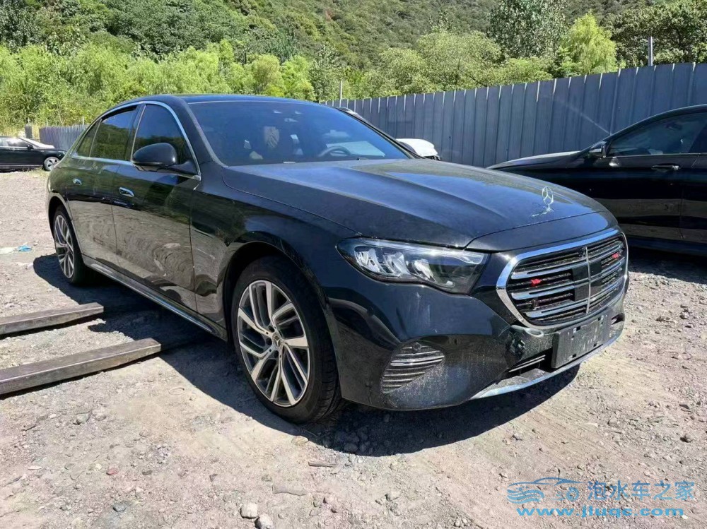 25年奔馳E泡水車