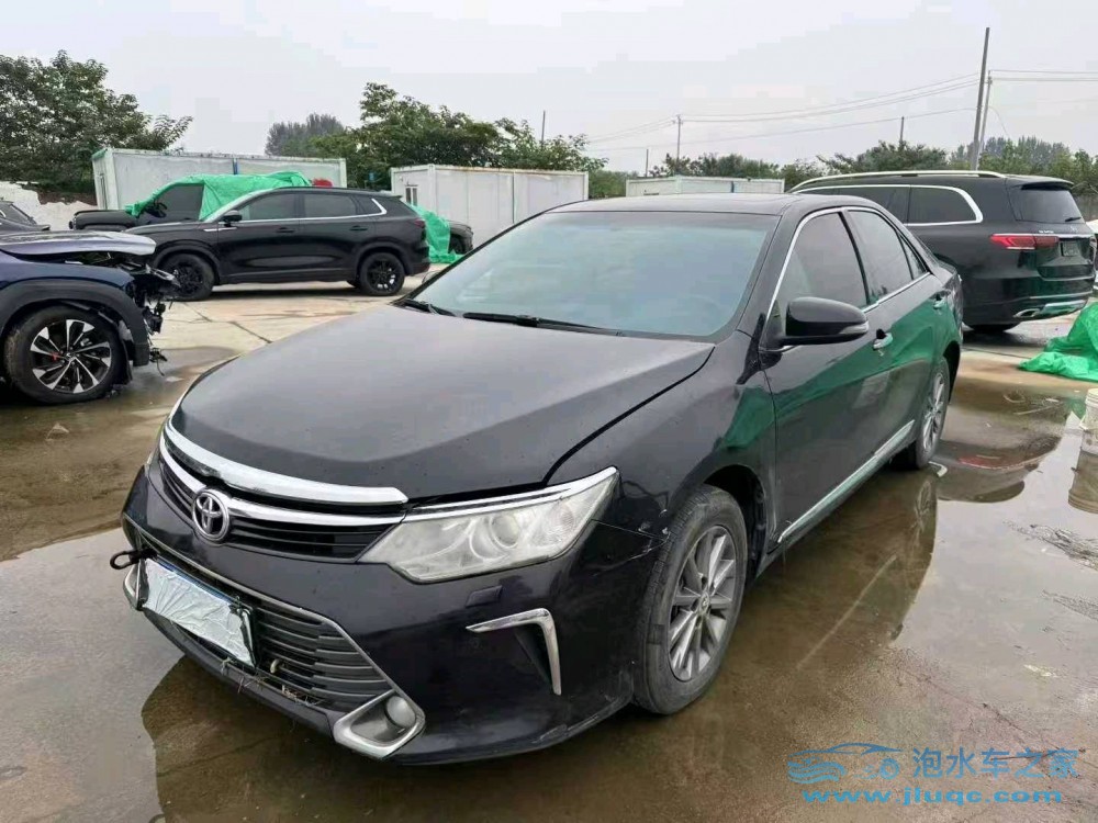 16年豐田凱美瑞泡水車