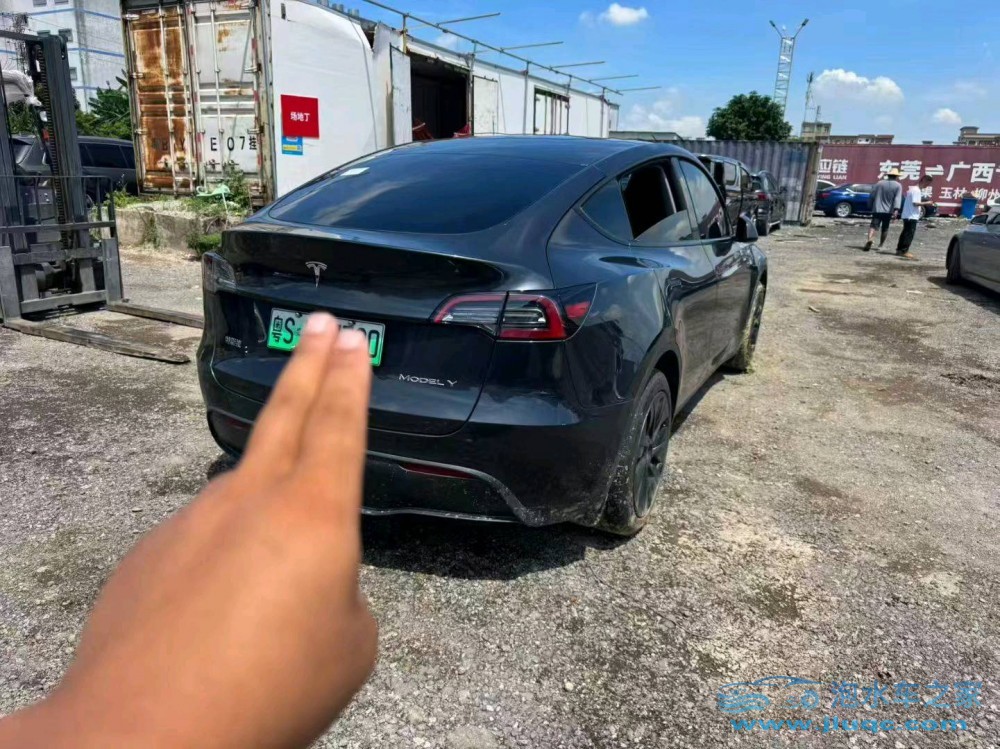 24年特斯拉Model Y