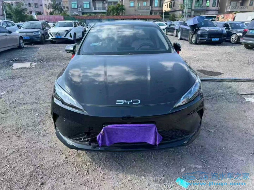 25年比亞迪海豹泡水車