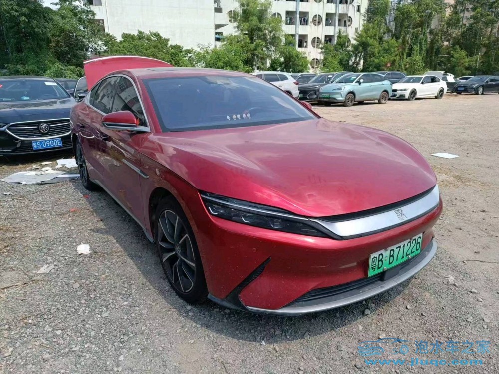 22年比亞迪漢泡水車
