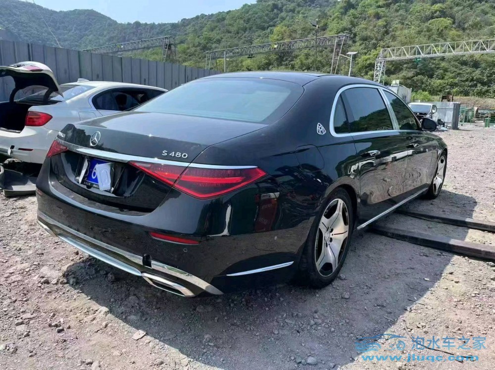 22年奔馳邁巴赫S級