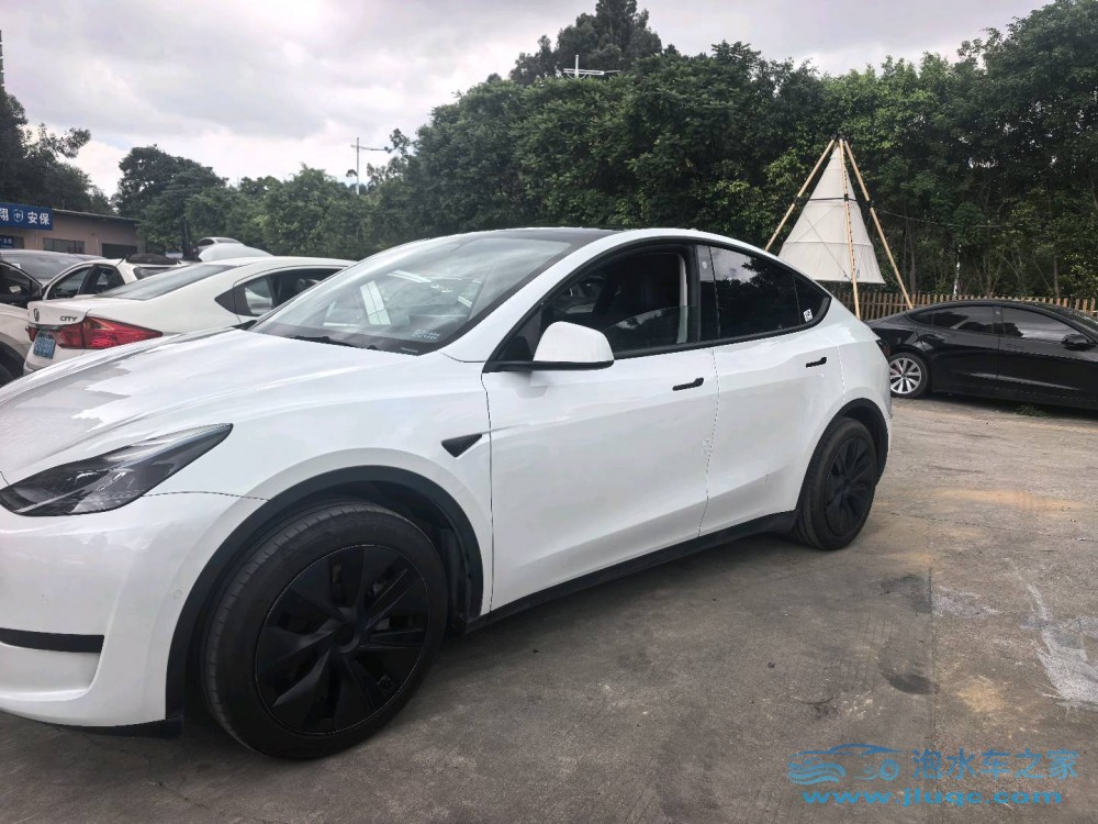 24年特斯拉Model Y