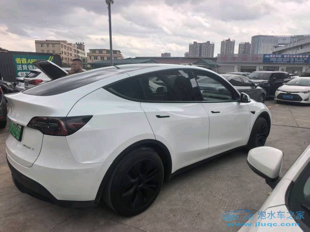 24年特斯拉Model Y