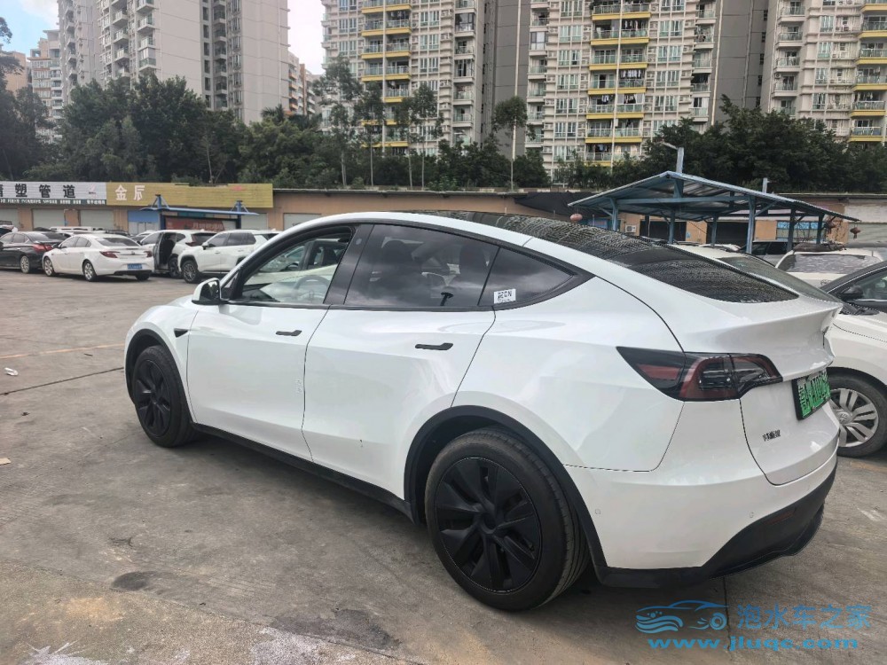 24年特斯拉Model Y