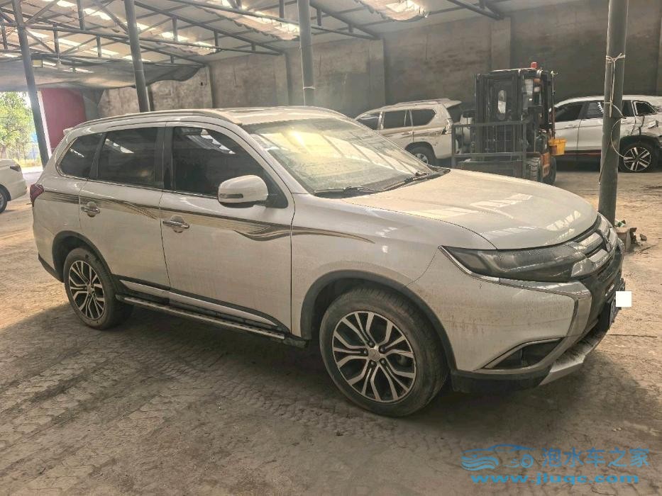 17年三菱歐藍德