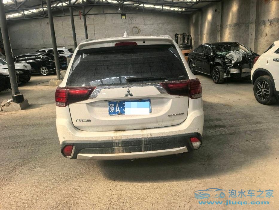 17年三菱歐藍德