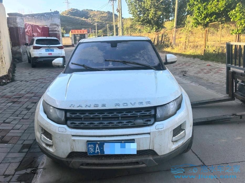 16年路虎攬勝極光泡水車