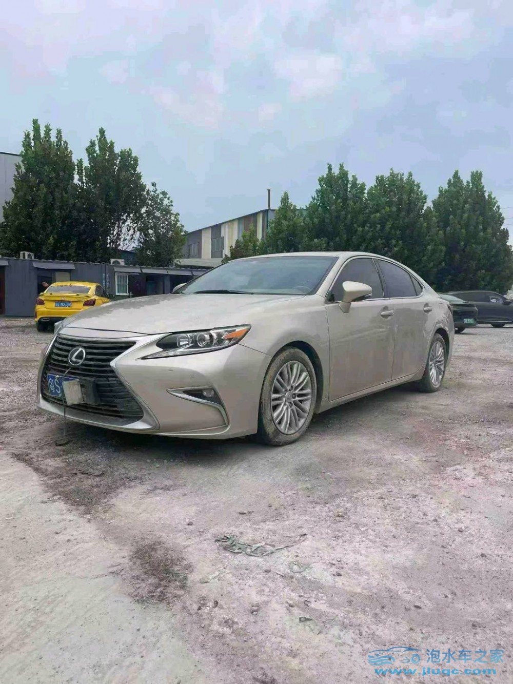 18年雷克薩斯ES泡水車