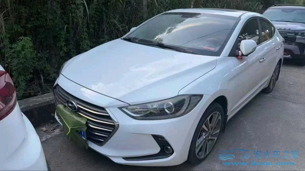 16年現(xiàn)代領(lǐng)動(dòng)泡水車